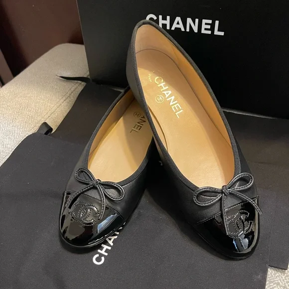 SOLD! Chanel Lambskin Ballet Flats - Picture 4 of 15